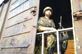 中国最特殊一支部队，押运200吨军用专列，透露行程立即送进法庭视频封面