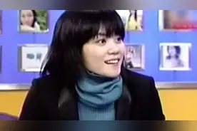 王菲年轻的时候居然最喜欢讲冷笑话和段子！视频封面