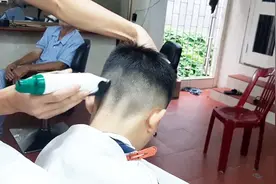 还在为不知怎样剪小孩子发型吗，这样剪吧，实用时尚又好看视频封面