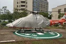 医院里面竟然有急救直升飞机，你们觉得多久后会普及家用飞机呢？视频封面