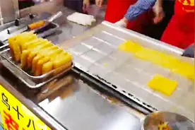 打卡夜市｜义乌老王土豆饼为何如此受欢迎视频封面