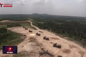 两发齐射——放！感受中国炮兵真正实力视频封面