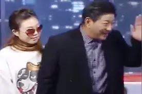 女儿主动向父亲表达爱，父亲表示会改掉脾气信任孩子，父女和好视频封面