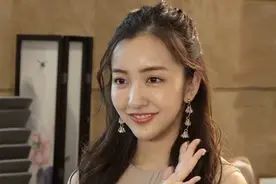 日本女子组合 AKB48 前成员板野友美现身香港书展视频封面