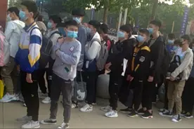 五月六日终于开学了视频封面