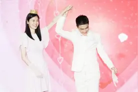 何猷君求婚奚梦瑶现场视频曝光 两人现场拥吻超甜视频封面