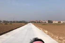 阿拉斯加第一次坐电动小三轮出来兜风