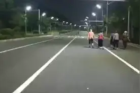 清晨五点起床散步，健康老年生活！视频封面