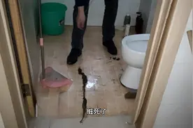 下水道掏出近一米长的头发瞬间畅通，强迫症都犯了视频封面