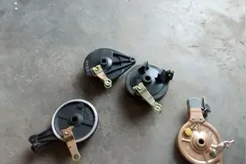 电动车刹车盘一般都分哪几种？安装的时候都应该注意什么。视频封面