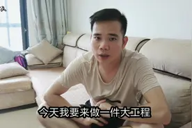装修不监工？小伙肠子都悔青了，现在瓷砖脱落只能用玻璃胶来修补视频封面
