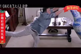快看哪些搞笑电影的精彩片头吧！保你笑流鼻涕。视频封面