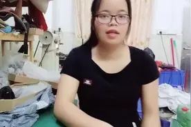 鞋子都穿坏了丽群还同意给她退款，网友们认为是该同意还是拒绝？视频封面