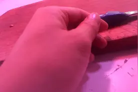 寻医问药，自然状态下，大拇指与食指间的肌肉为什么抖？视频封面