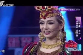 “潮流女王”竟是小学老师，一首《掀起你的盖头来》歌舞惊艳全场视频封面