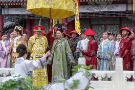 嫔妃为什么都系一条白领？区别原来是在这，其实更是怕皇上尴尬！视频封面