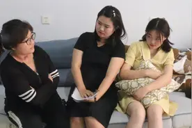 女儿考试没考好，妈妈请了家教老师，没想俩人却比赛玩无硼砂泥视频封面