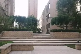 在高速服务区加油，出站后发现油没加上，加油员说忘了，可信吗？视频封面