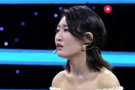 小伙卑微表白却被好兄弟现场横刀夺爱，情绪崩溃愤怒离场！视频封面
