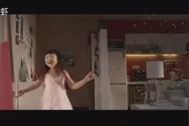 小女孩和洋妞用英语抬杠～～～妈妈看到不吵反而很开心～～～视频封面