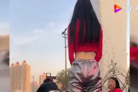 成都2米多高女巨人，这回头率有点夸张，关键人长得漂亮视频封面