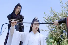 蓝湛给魏婴的安全感：不论何时何事，始终都站在他的身边视频封面