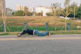 初学者练腹肌轮要注意这几点，坚持30天，快速练出腹肌线视频封面