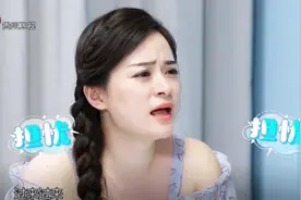 妈妈心真大，孩子半夜掉下床妈妈不去管，专家直言真是服了！视频封面