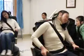 2019空军招收女飞行员在川启动复检 高中女生挑战约120道关卡视频封面