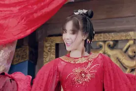 穿越女醉酒大闹婚礼现场，竟然站在桌子上跳舞，文武百官都看懵了视频封面