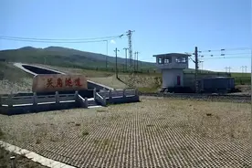 火车过了天棚站进入32公里的关角山隧道视频封面