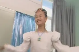 《巴啦啦小魔仙》凌美琪穿上新设计的衣服，真漂亮视频封面