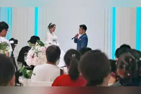 一级战斗英雄二姐夫嫁闺女了   女儿也曾是一名光荣的海军战士视频封面