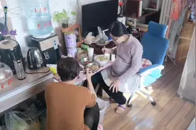 在北京：公积金终于提出来，几万元到账，紧巴巴的日子暂告一段落视频封面