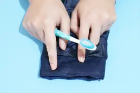 羽绒服穿几天袖口就脏了，教你一个小妙招，几分钟让袖口洁净如新视频封面