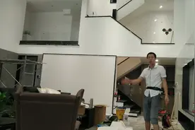 后悔现在才知道负一楼这样设计天窗引光，过道用玻璃墙采光好。视频封面