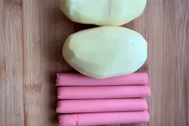 两个土豆三根火腿，大厨教你做孜然火腿土豆丁，香味十足下酒下饭视频封面