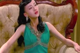 丈夫下半身瘫痪，妻子当场露出真面目，说出丈夫不知道的秘密视频封面
