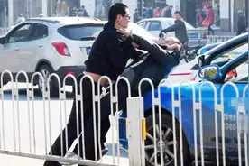 遇到“路怒症”应该怎么办？其实很简单，老司机都是这么做的视频封面