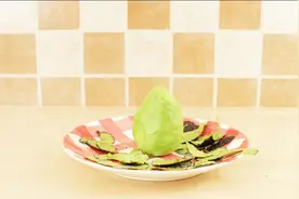 定格动画：牛油果沙拉的制作方法，会动的蔬菜你见过吗？视频封面