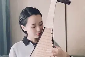 美女琵琶演奏家乔鹤诠释《一生所爱》视频封面