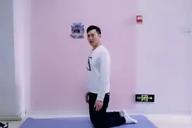 膝为筋之府，每天跪膝行走8分钟，引血下行，滋养膝盖，补肝调胃视频封面