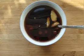 红枣和枸杞简单一煮，一周喝3次，越喝越好看！