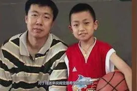 王治郅儿子天赋异禀，国籍问题让球迷疑惑，大致霸气5字回应视频封面