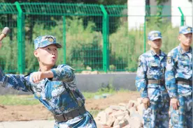 解放军这种武器，库存数量高达“10亿”，快60年了还没用完视频封面