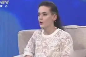 美国女孩10岁来中国，父母回去她决定留下，准备找中国男朋友！视频封面