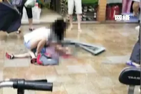 深圳男童被高空坠物砸中重伤 昆明小区如何防范“高空坠物”视频封面