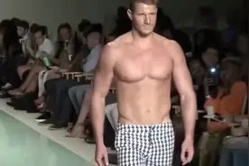 欧美男模时装秀，男模的时尚就是努力视频封面