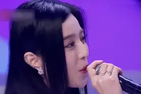 范冰冰这首《爱的代价》，范冰冰一开嗓，没想到唱歌竟这么好听视频封面