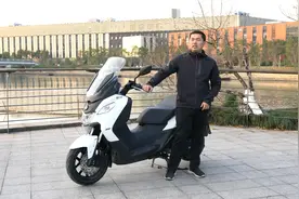 无痕测车第78期：三阳Z300测评，丑的很协调视频封面